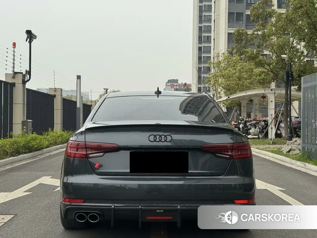 Audi S4 id 3882364 из Китая 13