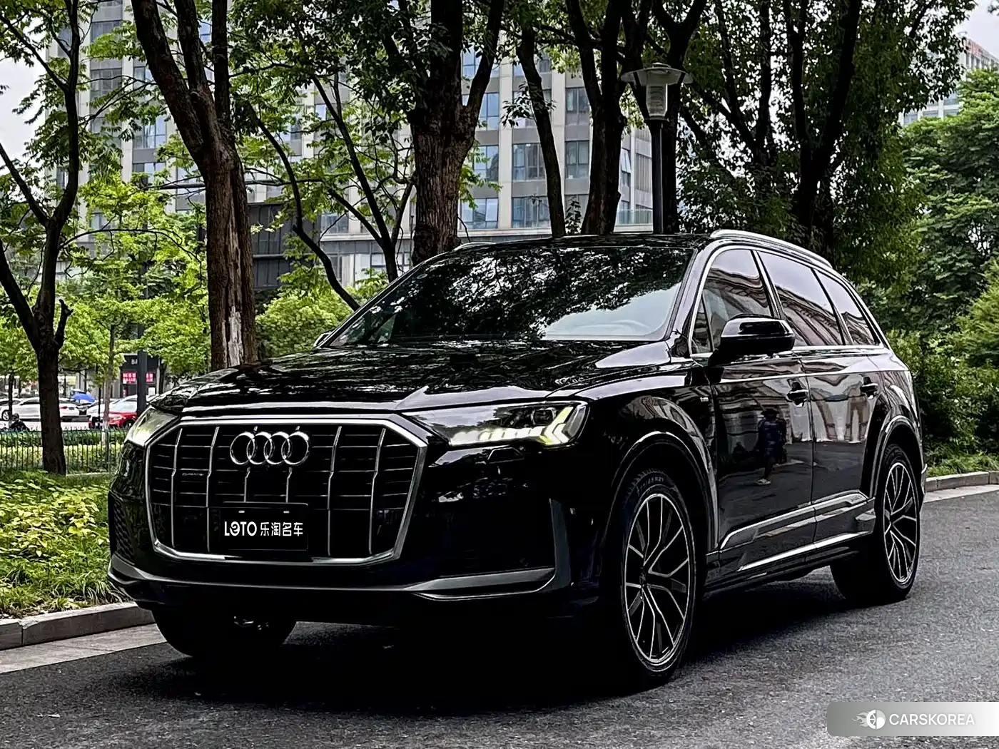 Audi Q7 id 4601881 из Китая 16