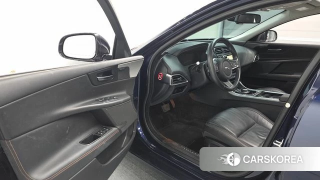 Jaguar XE id 4638145 из Кореи 30