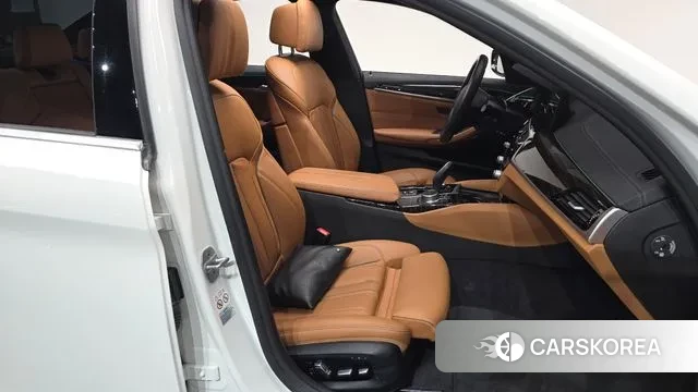 BMW 5 Series (G30) id 3219746 из Кореи 20