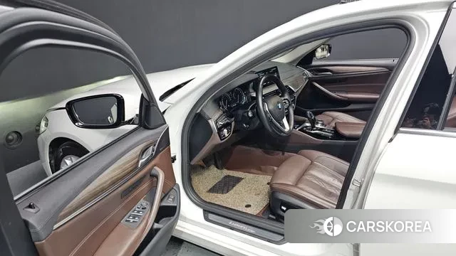 BMW 5 Series (G30) id 3403096 из Кореи 20