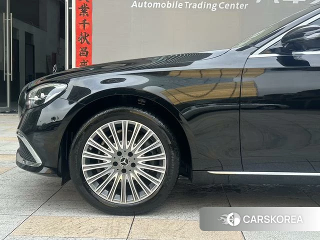 Mercedes-Benz E-class id 4260862 из Китая 26