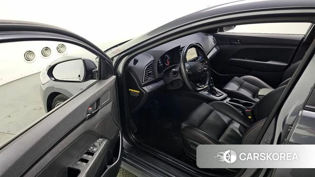 Hyundai Avante AD id 3943095 из Кореи 20