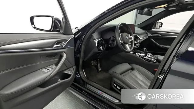 BMW 5 Series (G30) id 3053159 из Кореи 20