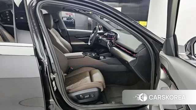 BMW 5 Series (G60) id 3016083 из Кореи 20