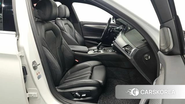 BMW 5 Series (G30) id 3814559 из Кореи 20