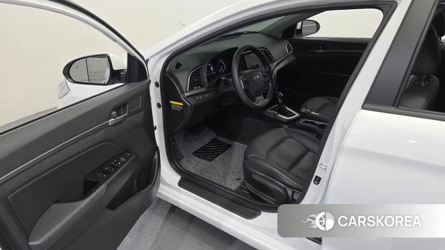 Hyundai Avante AD id 3925176 из Кореи 20