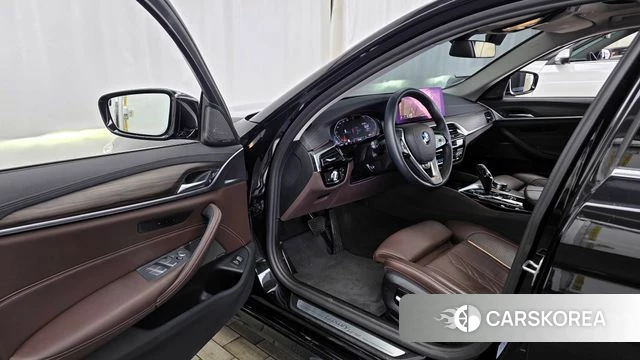 BMW 5 Series (G30) id 3915266 из Кореи 20