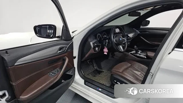 BMW 5 Series (G30) id 3474423 из Кореи 20