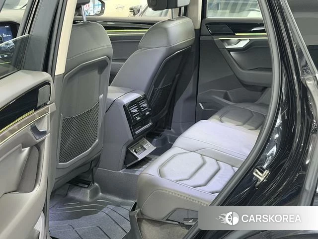 Volkswagen Touareg id 4209955 из Китая 24