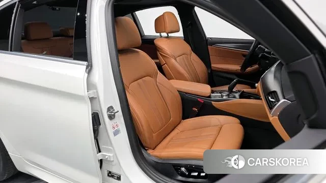 BMW 5 Series (G30) id 3378318 из Кореи 20