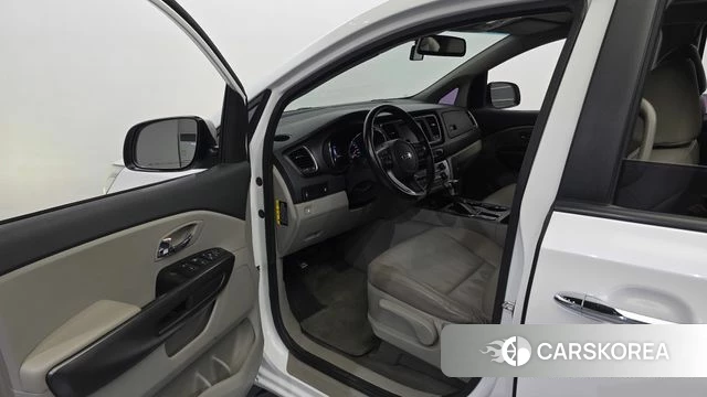 Kia The New Carnival id 4363218 из Кореи 30