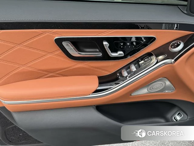 Mercedes-Benz Maybach S-class id 4297427 из Китая 18