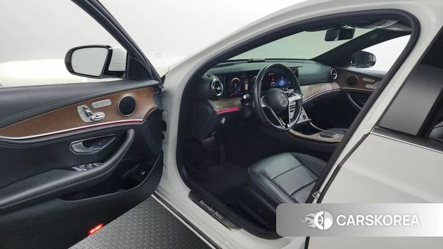 Mercedes-Benz E-Class W213 id 4396885 из Кореи 35