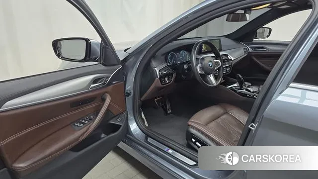 BMW 5 Series (G30) id 3319391 из Кореи 20