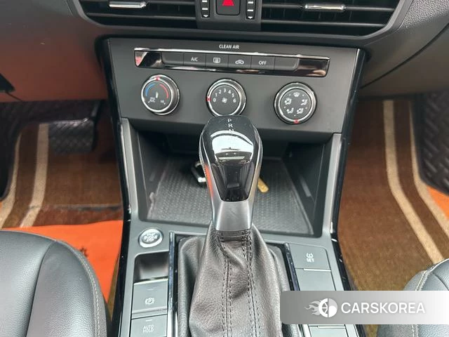 Volkswagen Passat id 4261124 из Китая 18