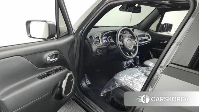 Jeep Renegade id 4376560 из Кореи 36