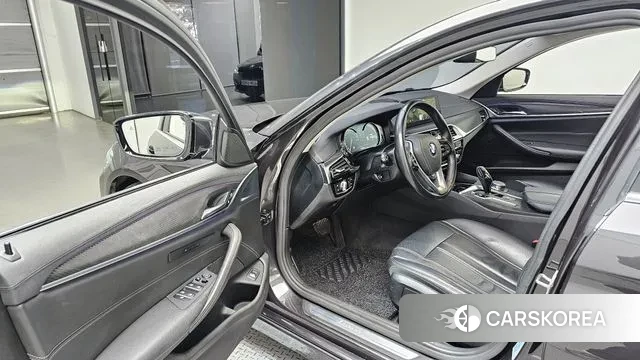 BMW 5 Series (G30) id 3666806 из Кореи 20