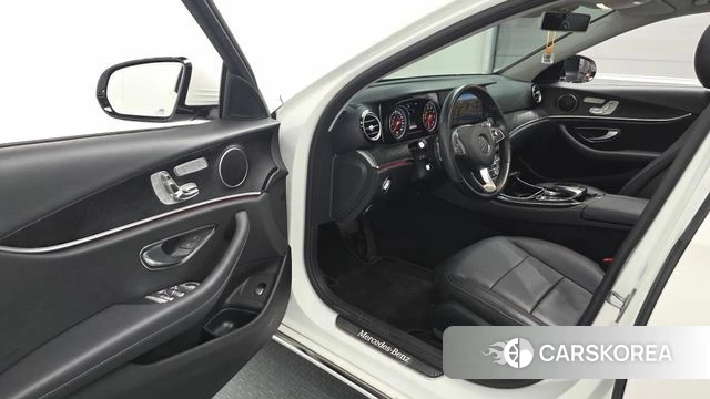 Mercedes-Benz E-Class W213 id 4425068 из Кореи 32