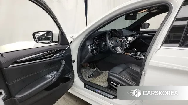 BMW 5 Series (G30) id 3494227 из Кореи 20