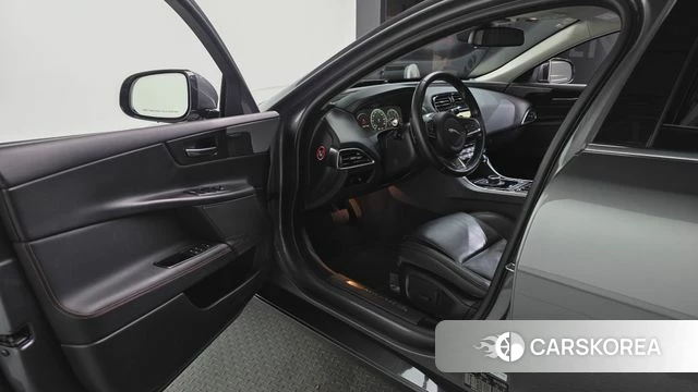 Jaguar XE id 4502565 из Кореи 32