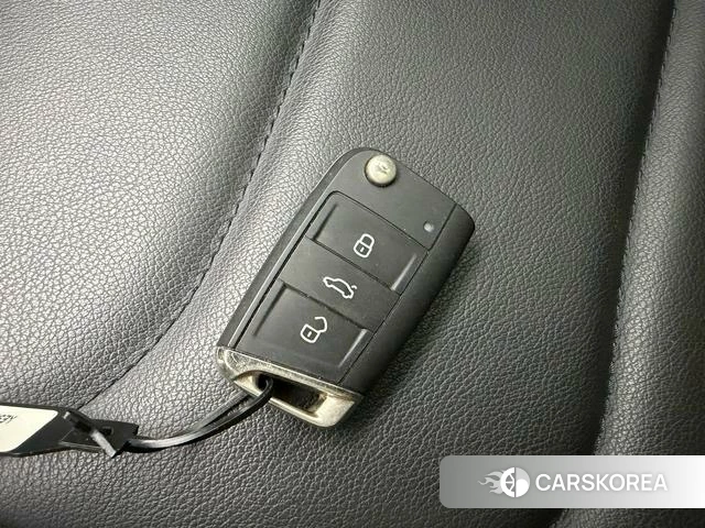 Volkswagen Tiguan L id 4263378 из Китая 20