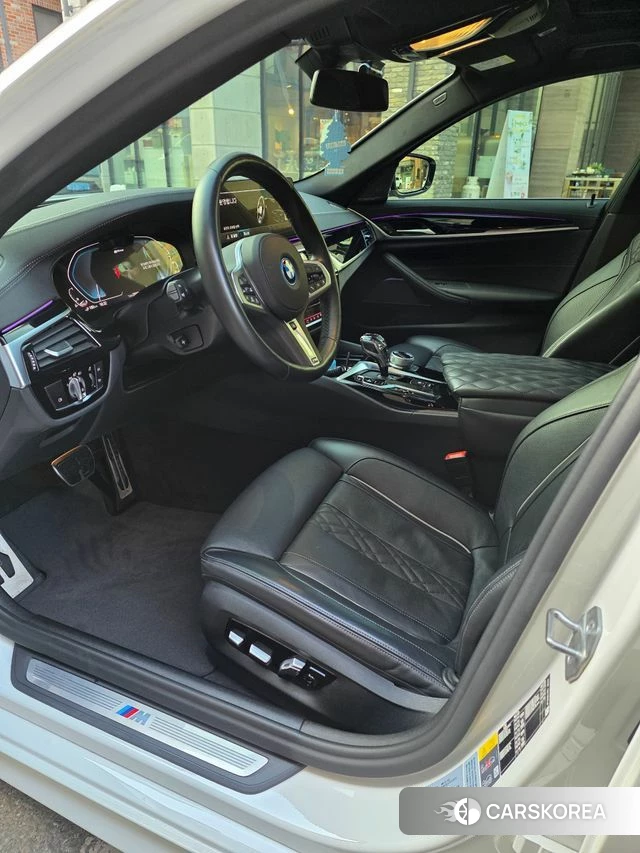 BMW 5 Series (G30) id 3851865 из Кореи 18