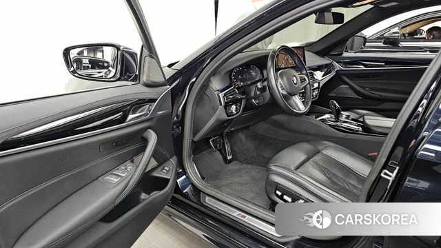 BMW 5 Series (G30) id 3884673 из Кореи 20