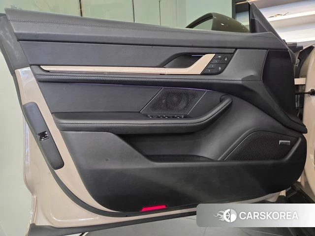 Porsche Taycan id 4223172 из Кореи 12