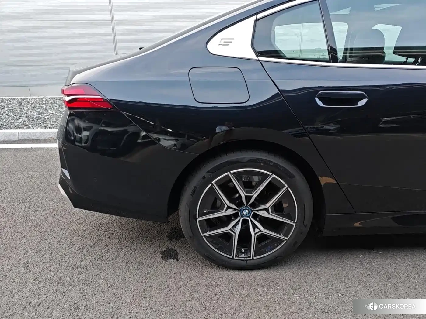 BMW i5 id 4617206 из Китая 17
