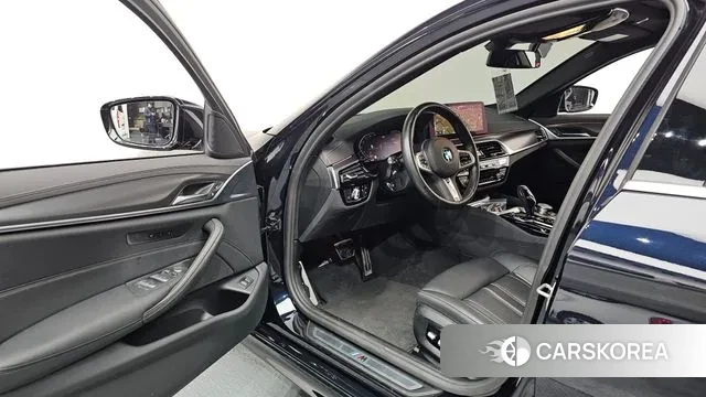 BMW 5 Series (G30) id 3620614 из Кореи 20