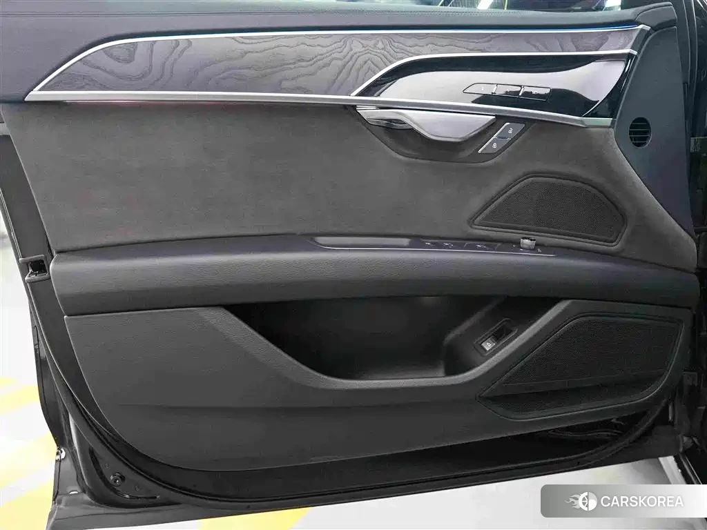 Audi A8 id 4583792 из Китая 14