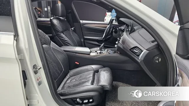 BMW 5 Series (G30) id 3773319 из Кореи 20