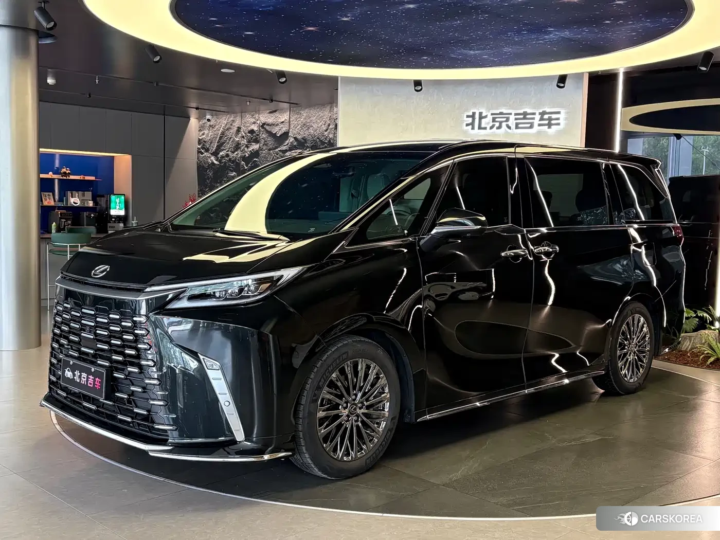 Lexus LM id 4577501 из Китая 27