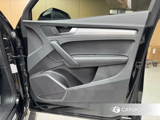 Audi Q5L Sportback id 4261588 из Китая 45
