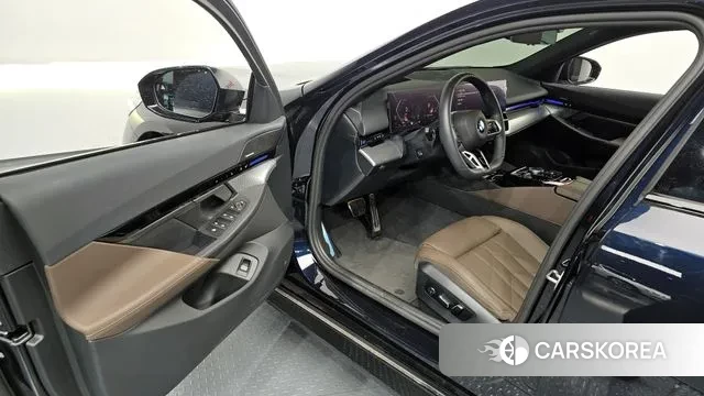 BMW 5 Series (G60) id 3549825 из Кореи 20