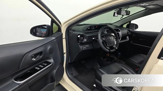 Toyota Prius C id 4285911 из Кореи 31