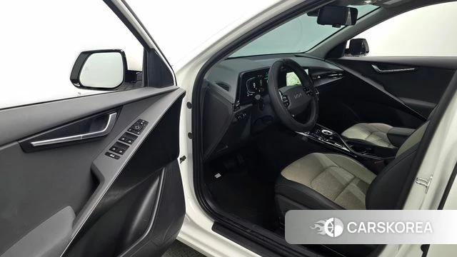 Kia Di Ol Nu Niro id 4691909 из Кореи 32
