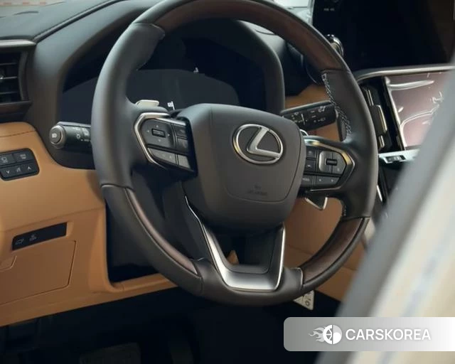 Lexus LX id 4259836 из Китая 12