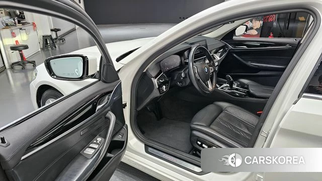 BMW 5 Series (G30) id 3844563 из Кореи 20