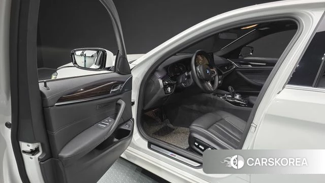 BMW 5 Series (G30) id 4224505 из Кореи 30