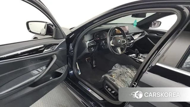 BMW 5 Series (G30) id 3459672 из Кореи 20