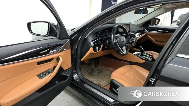 BMW 5 Series (G30) id 3038975 из Кореи 20