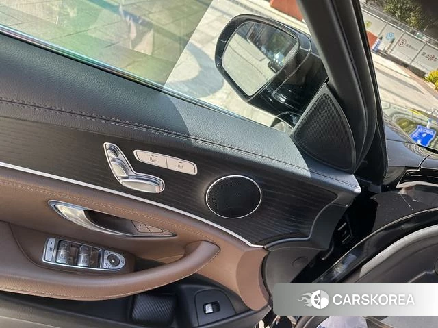 Mercedes-Benz E-class id 3856285 из Китая 26