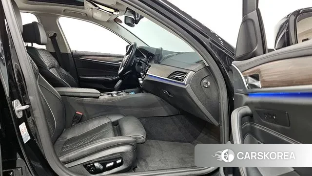 BMW 5 Series (G30) id 3563130 из Кореи 20