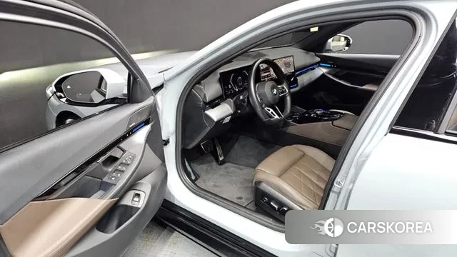 BMW 5 Series (G60) id 3725847 из Кореи 20