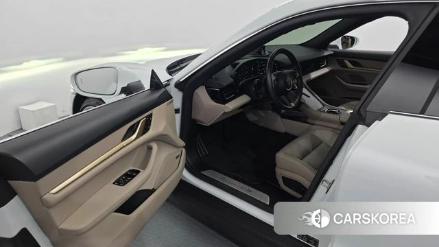 Porsche Taycan id 4590857 из Кореи 20