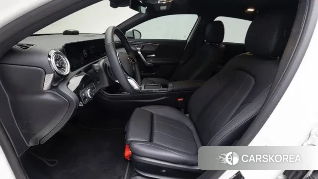 Mercedes-Benz A-Class W177 id 3775834 из Кореи 19