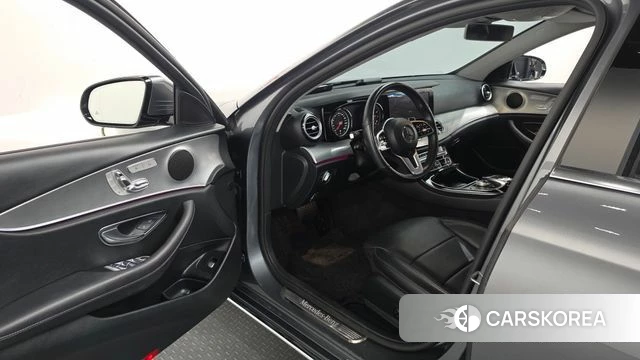 Mercedes-Benz E-Class W213 id 4703473 из Кореи 32
