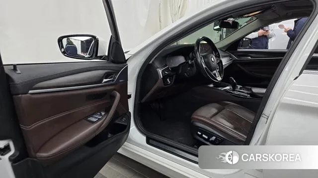 BMW 5 Series (G30) id 3697915 из Кореи 20